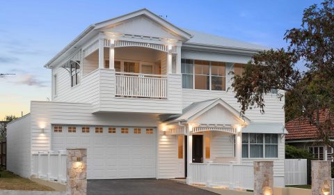 White Queenslander exterior repaint by Prosperity Painting